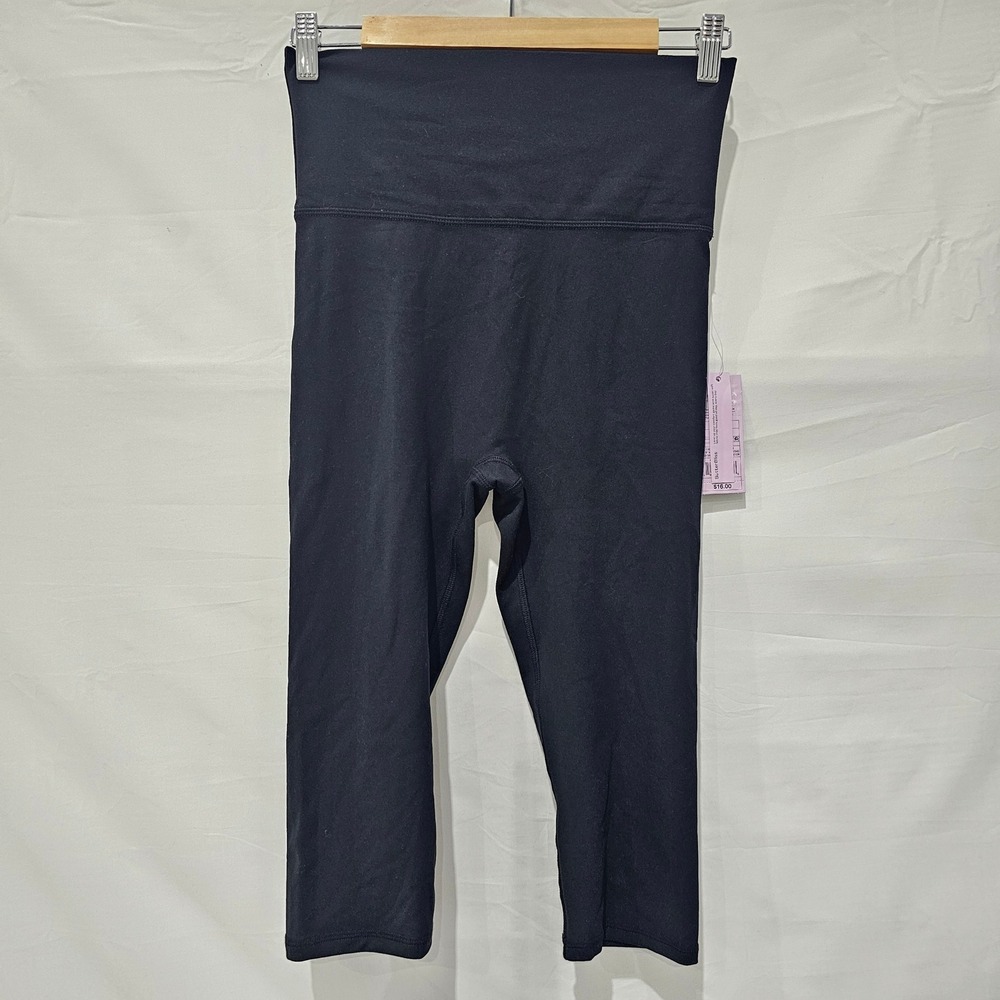 New Wild Fable ButterBliss Black High Waisted Capri Leggings Women Small NWT